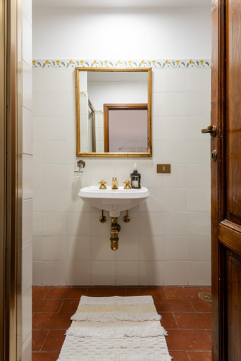 Bathroom 3, Strange Uncle B&B, Florence