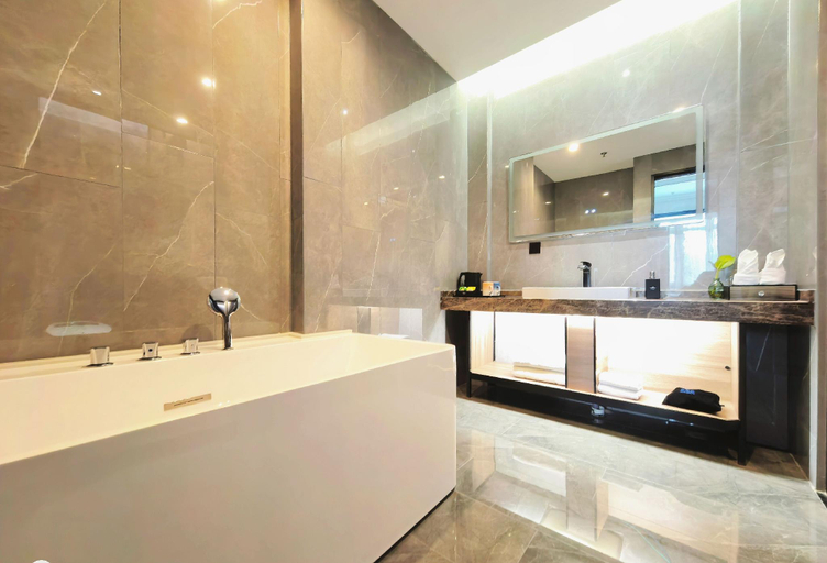 Bathroom 4, Microtel By Wyndham Xiangtan Tianyi, Xiangtan