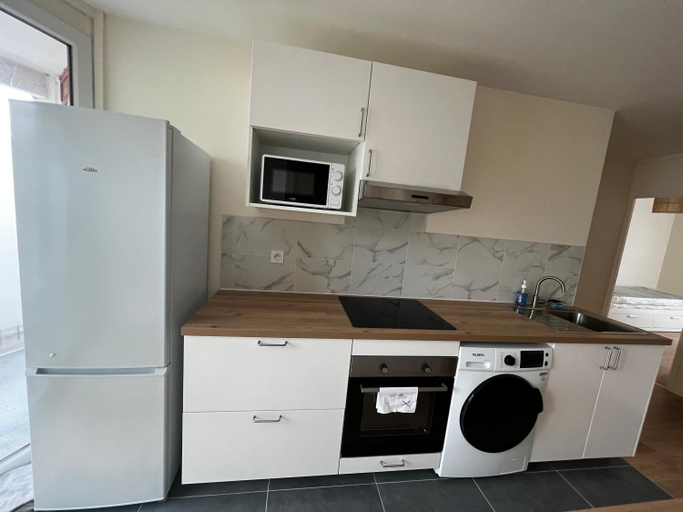 Others 5, Chambre privee dans appartement en colocation 4 chambres Longjumeau proche Orly, Massy, Essonne