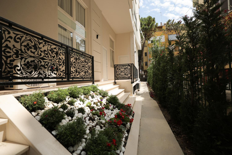 Others 5, Duplex City, Durrësit