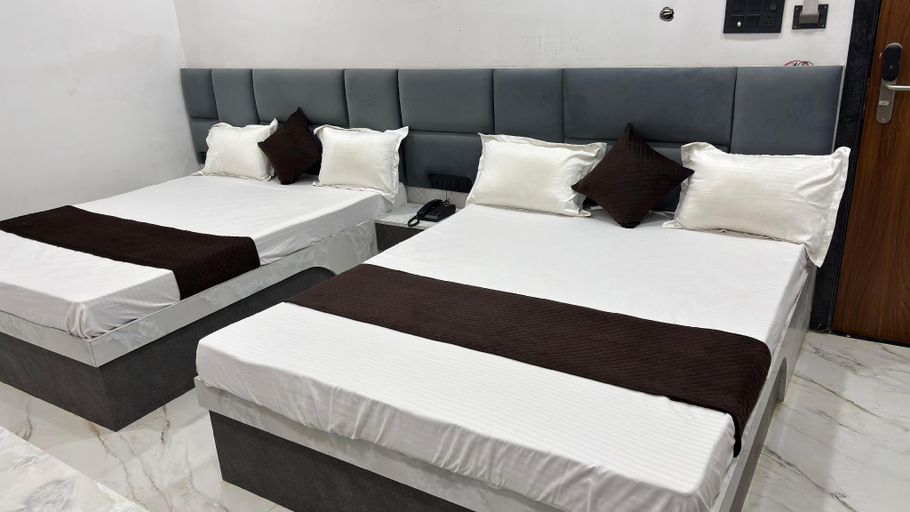 Bedroom 2, HOTEL SHREE ASHTAVINAYAK GRAND, Mandla