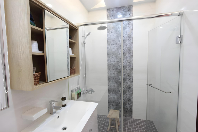 Bathroom 3, Gancheng 35, Hualien