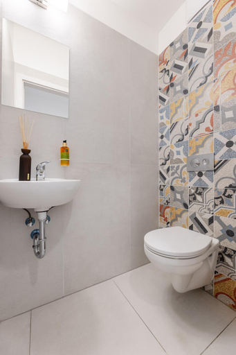 Bathroom 2, Magnolia GreenTop Apartment, Budapesti
