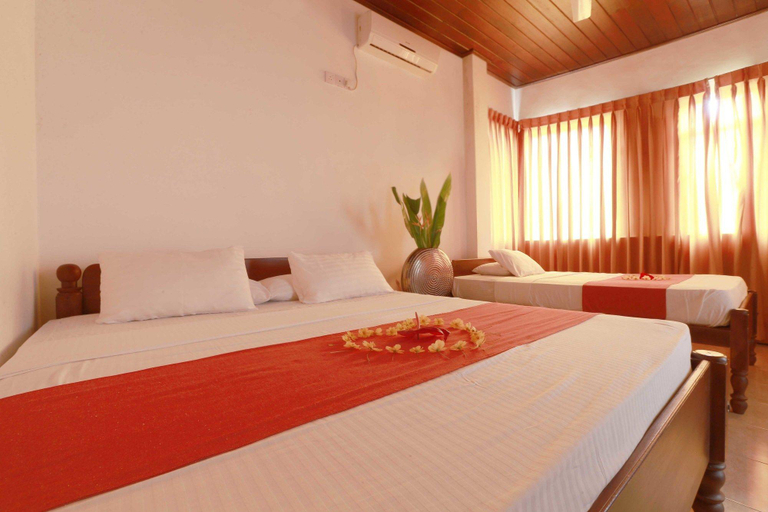 Bedroom 2, Hotel Aradhana, Galle Four Gravets