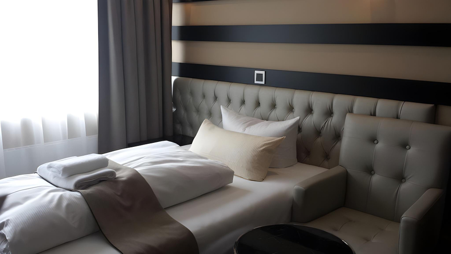 Bedroom 2, Skyline Hotel Frankfurt, Frankfurt am Main