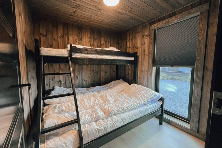 Bedroom 2, Modern Mountain Cabin - Outdoor Hot Tub - 8 Beds, Ål