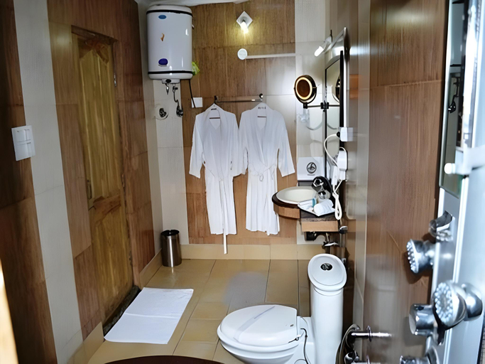 Bathroom 4, Hotel Paradise Inn, Anantnag