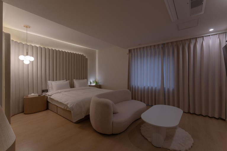 Bedroom 4, Gimhae Jangyu Vibe Hotel, Gimhae