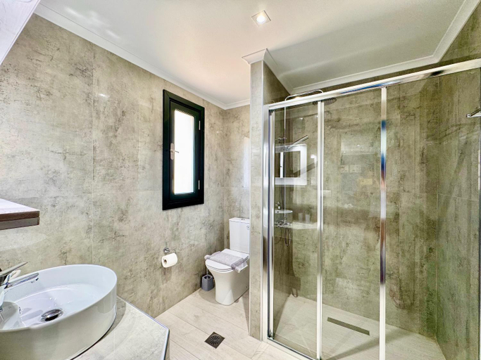 Bathroom 4, Villa Plastiras Sidari with private pool, Ionian Islands