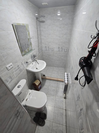 Bathroom 3, Sezam, Buxoro