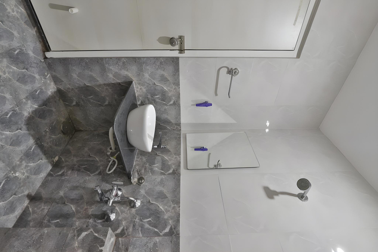 Bathroom, Hotel TGS, Anand