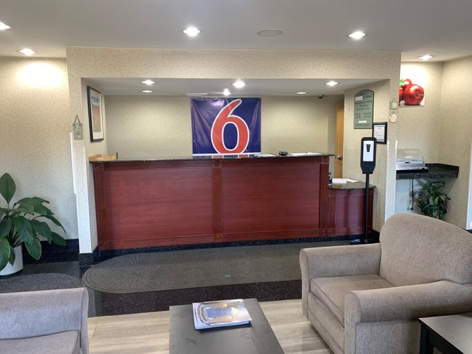 Public Area 2, Motel 6 East Windsor, NJ - Hightstown, Mercer