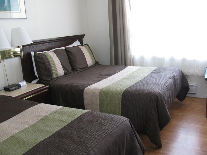 Bedroom 3, Motel de l'Outlet, Memphrémagog