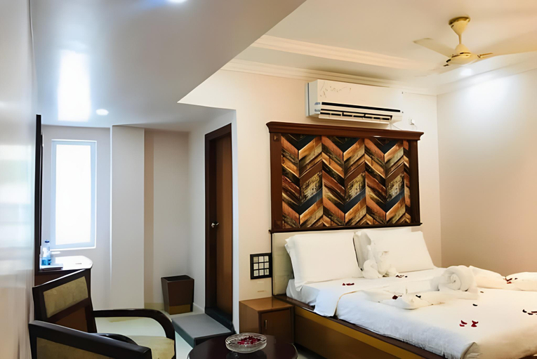 Bedroom 2, OYO Townhouse Anantapur Near Srikantam Circle, Anantapur
