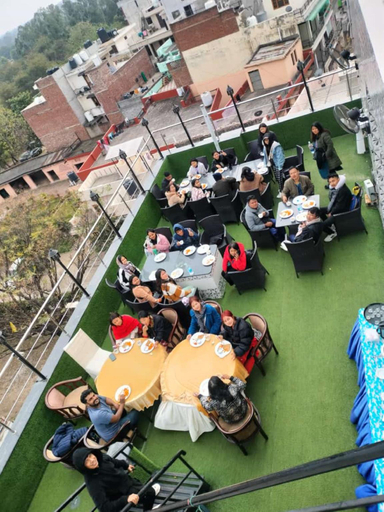 Food & Drinks 2, Goroomgo Skyee Residency Sarangpur Chandigarh, Chandigarh