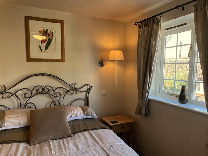Bedroom 2, The Duke of York, Somerset