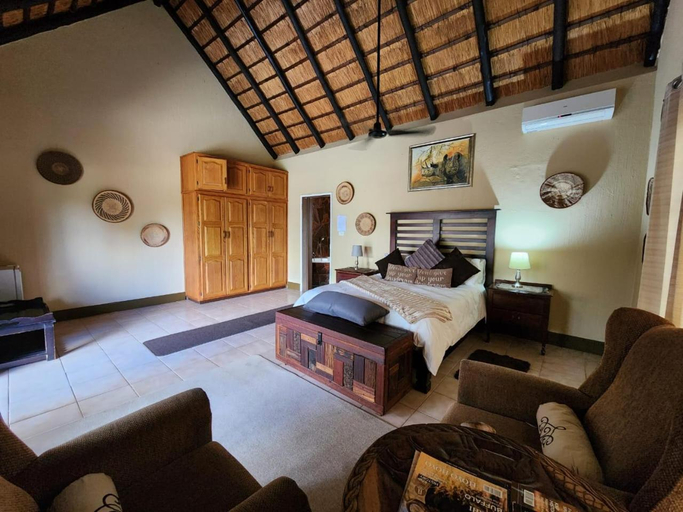Bedroom 2, Leopard Rock Guest Lodge, Mopani