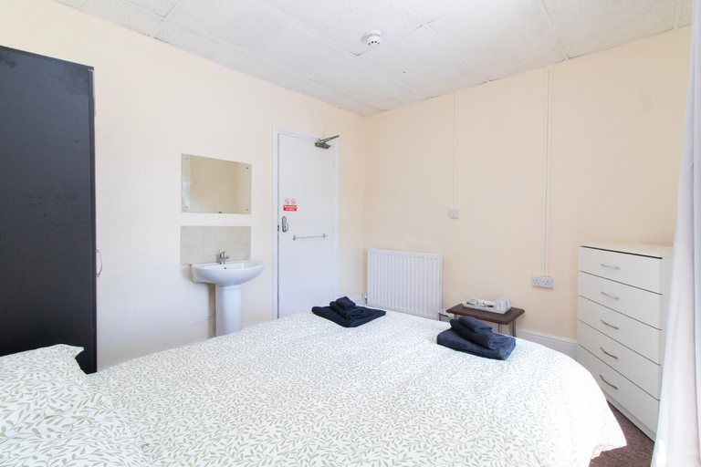 Bedroom 2, Brookvale Guest House Room 10, Southampton