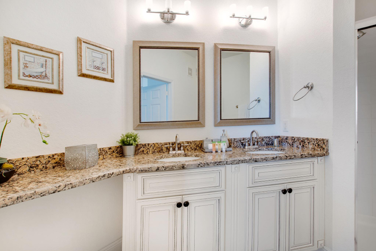 Bathroom 4, Updated Condo Near Conv Ctr, I-Drive & Universal!, Orange