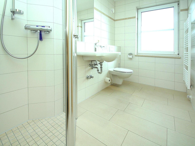 Bathroom 3, Apartment in Plau am See mit Terrasse, Ludwigslust-Parchim