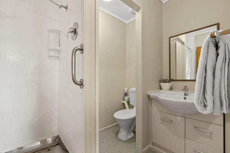 Bathroom 3, Te Aroha Motel, Matamata-Piako