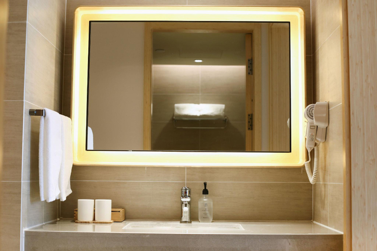 Bathroom 4, Ji Hotel Urumqi Xinbei Yuanchun, Ürümqi