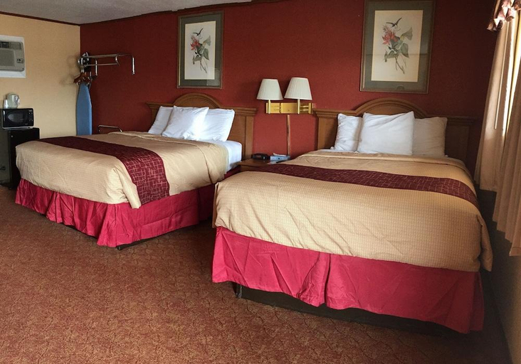 Bedroom 4, DeQueen Courtyard Inn, Sevier