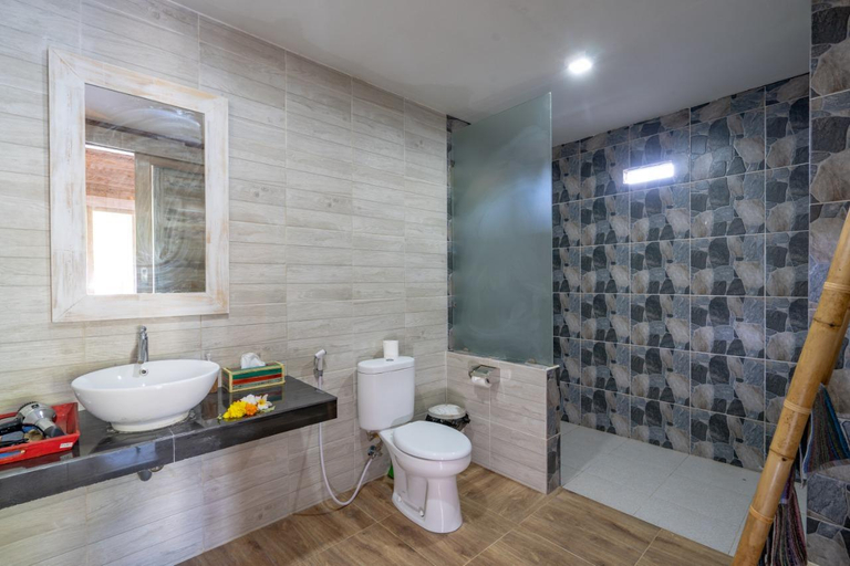 Bathroom 4, Helly's Secret Garden Cottage, Klungkung