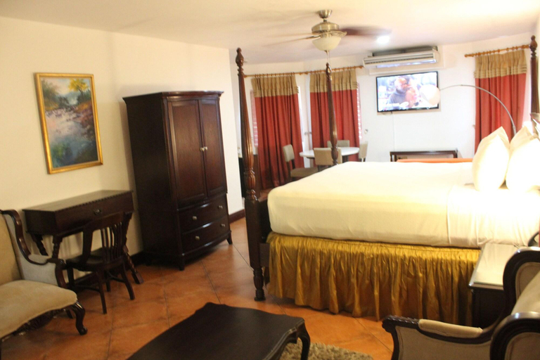 Bedroom 2, Altamont Court Hotel