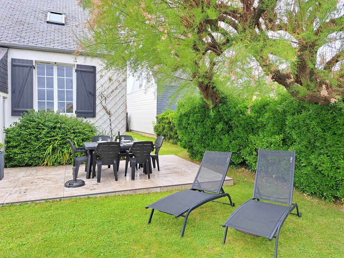Others 3, Holiday Home in Guisseny near the Beach, Finistère