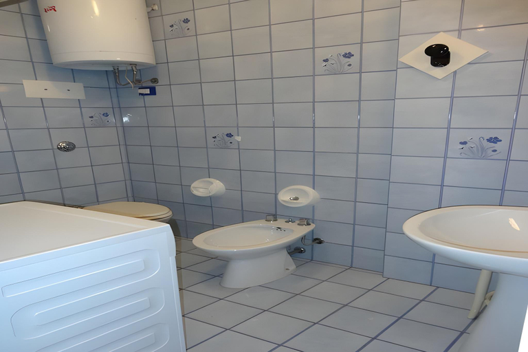 Bathroom 3, Holiday Home in Caorle near Spiaggia Tartaruga, Venezia
