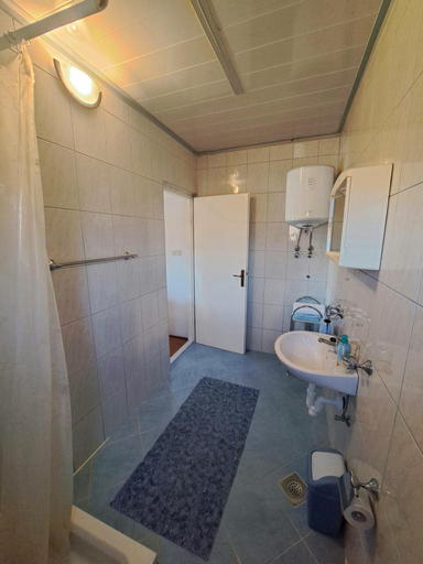 Bathroom 2, Maruna House, Jasenice
