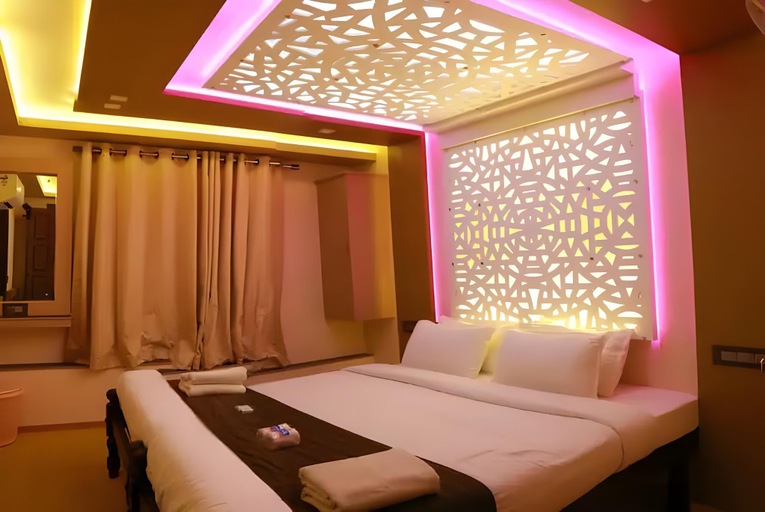 Bedroom 3, 5 Bedroom A/c Private Houseboat With All Meals, Alappuzha