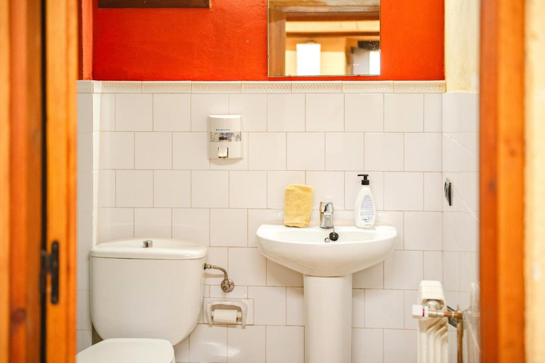 Bathroom 3, Cal Pai, Girona