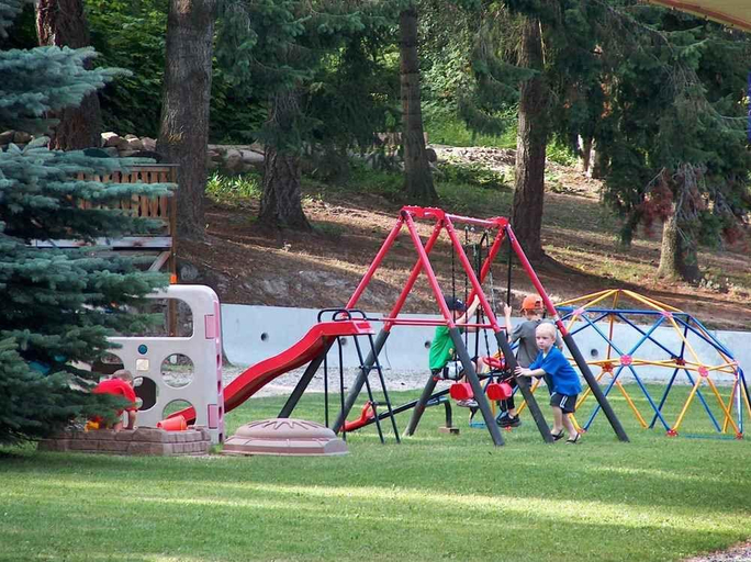 Family & Kids, ViewPoint RV & Cottages, Columbia-Shuswap