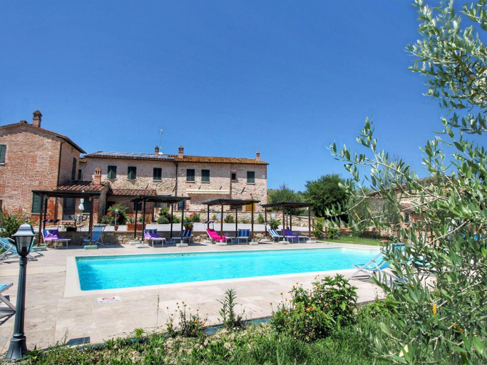 Others 3, Farmhouse in Asciano with Pool BBQ, Siena