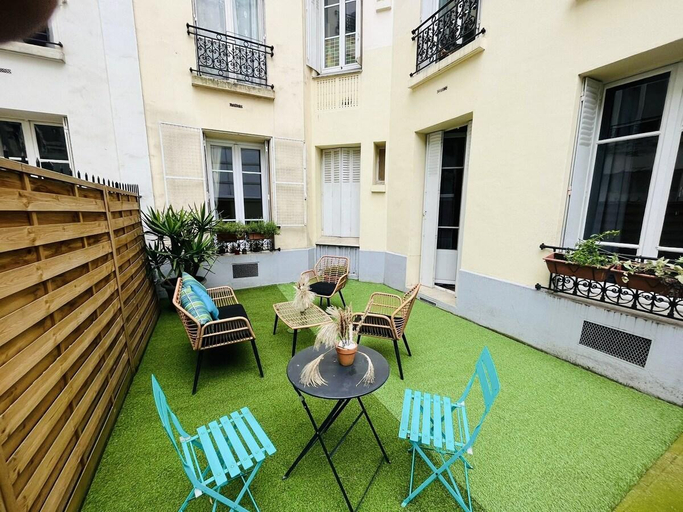 Exterior view 4, Superb Eiffel Tower Terrace Apartment, Paris