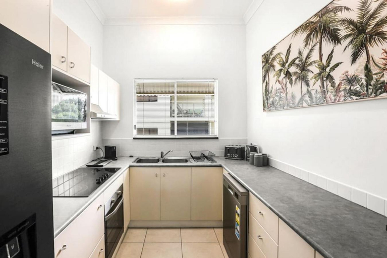 Others 5, The Flirty Flamingo - Two bedroom seaside Condo, Cairns