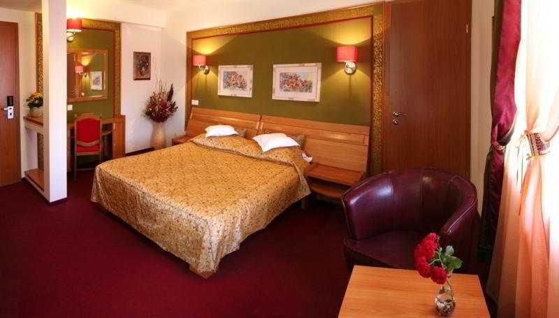 Bedroom 3, Grand Hotel, Brasov