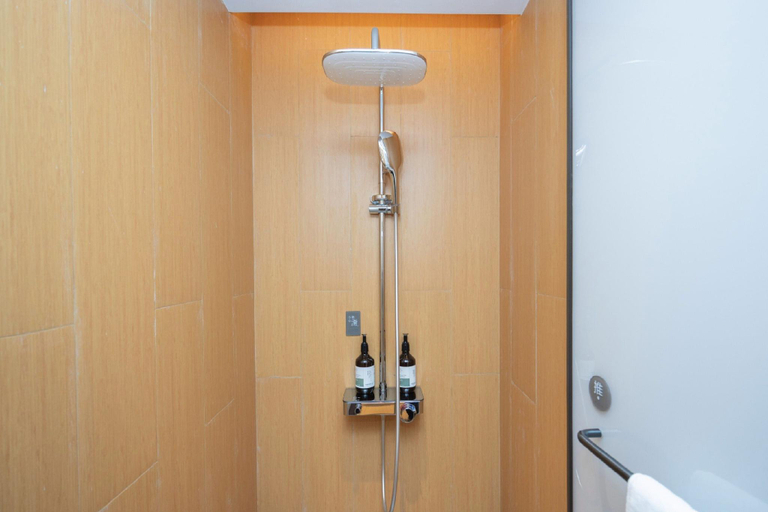 Bathroom 4, Ji Hotel Guilin Elephant Trunk Hill Scenic Spot Xiaxi Road, Guilin