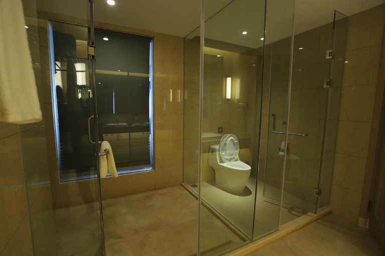 Bathroom 3, Vienna Hotel Guangxi Guigang Pingnan Da'an Yongfamingcheng, Guigang