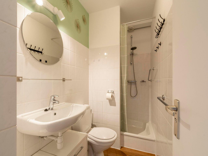 Bathroom, Apartment by Dutch Dunes with Sea Views, Zijpe