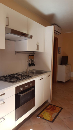 Kitchen 3, Gaia Holidays Apartments, Palermo