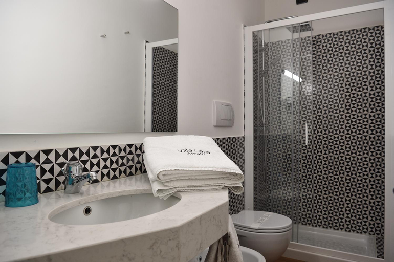 Bathroom 3, Villa Lara Hotel, Salerno
