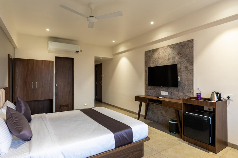 Bedroom 3, The Living Hub Business Hotel, Kolhapur , Kolhapur