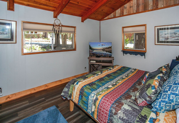 Bedroom 3, Little Big Pine, San Bernardino
