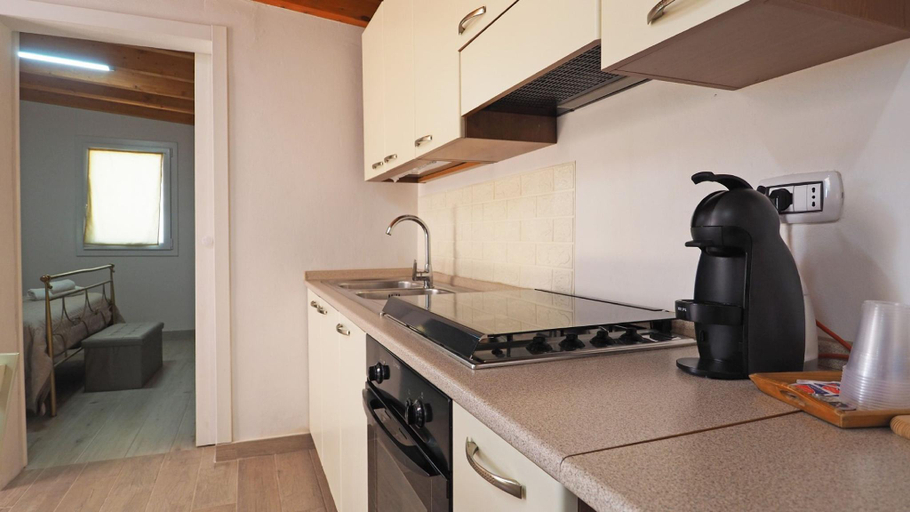Others 4, Villa Ulivo, sleeps 7, garden close to the sea, Lecce