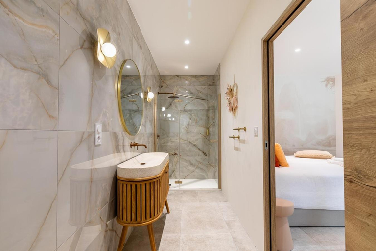 Bathroom 5, Le Chai 9, demeure et gites de charme avec Piscine et espace Spa, Hérault