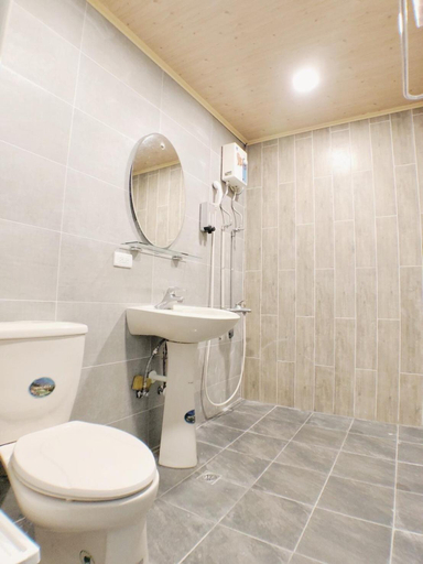 Bathroom 3, Fengjia Funky Home, Taichung