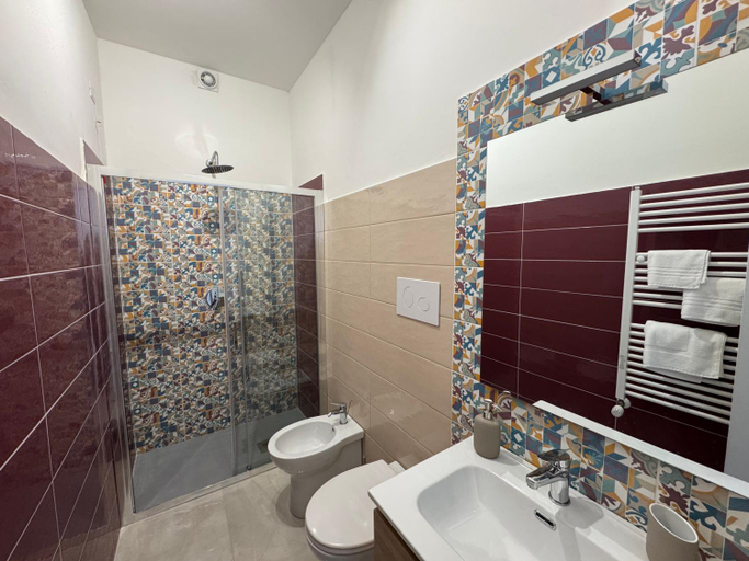 Bathroom 2, Villa Fiore, Salerno